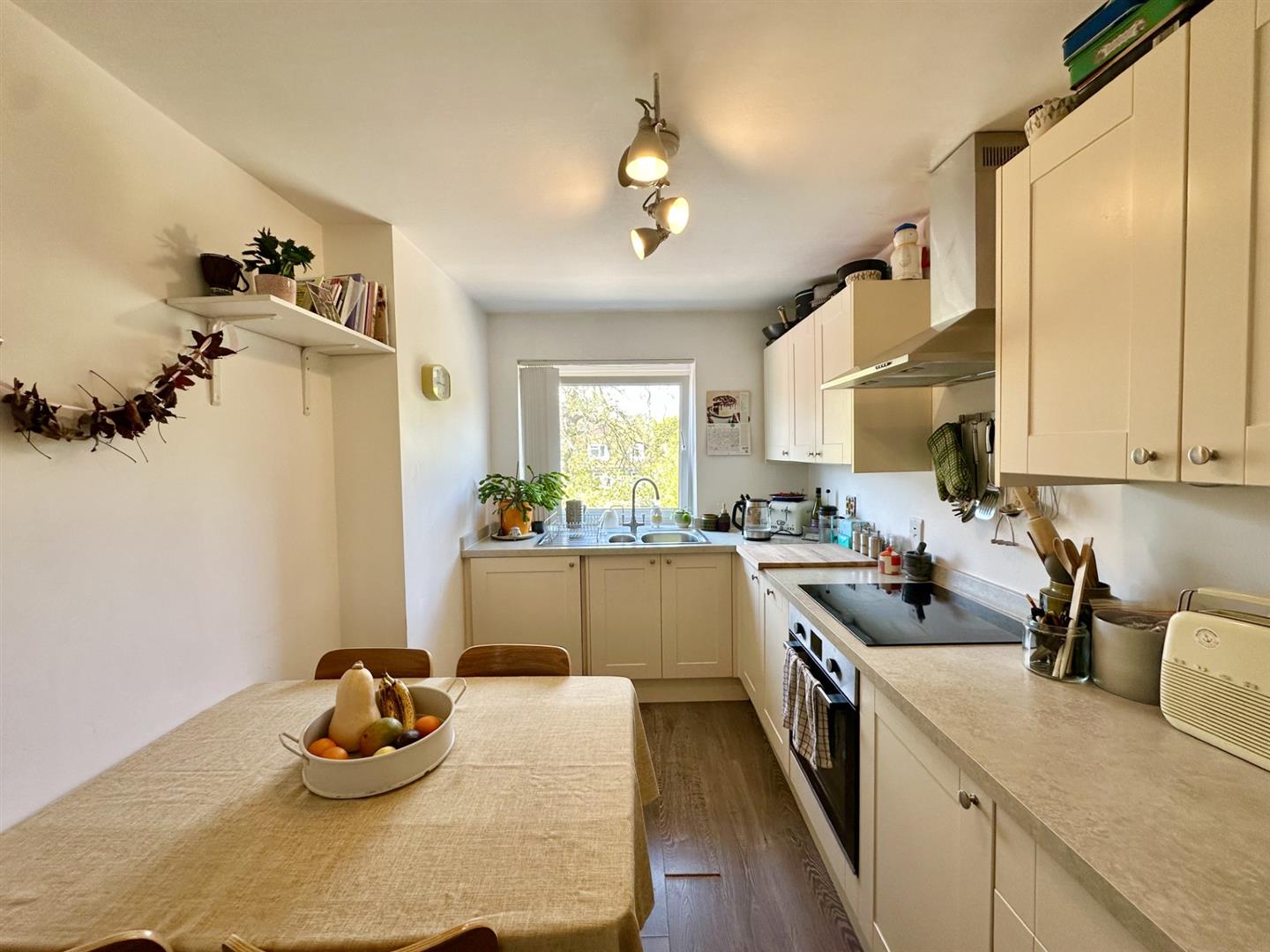 2 bed property in Hastings Road, Bexhill-On-Sea